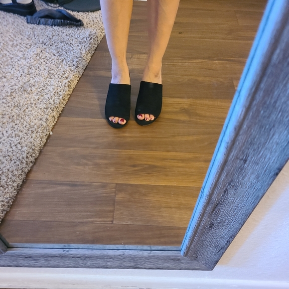 Faux suede black block heel slide shoes - Picture 7 of 9